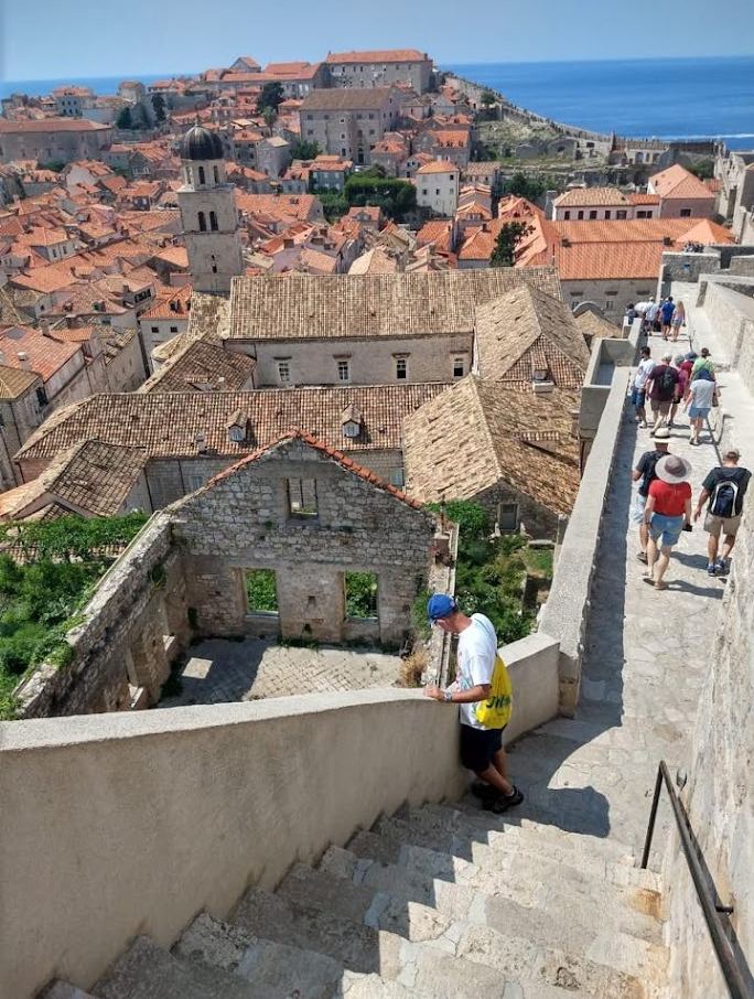 Caminhada pelas muralhas de Dubrovnik