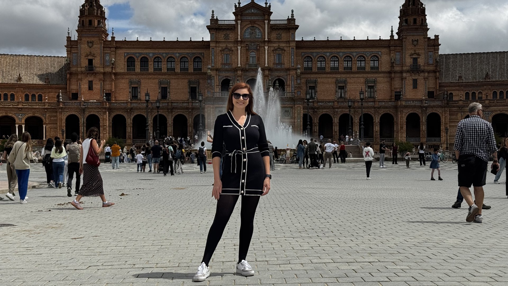 Alexandra na Plaza de España, Sevilla
