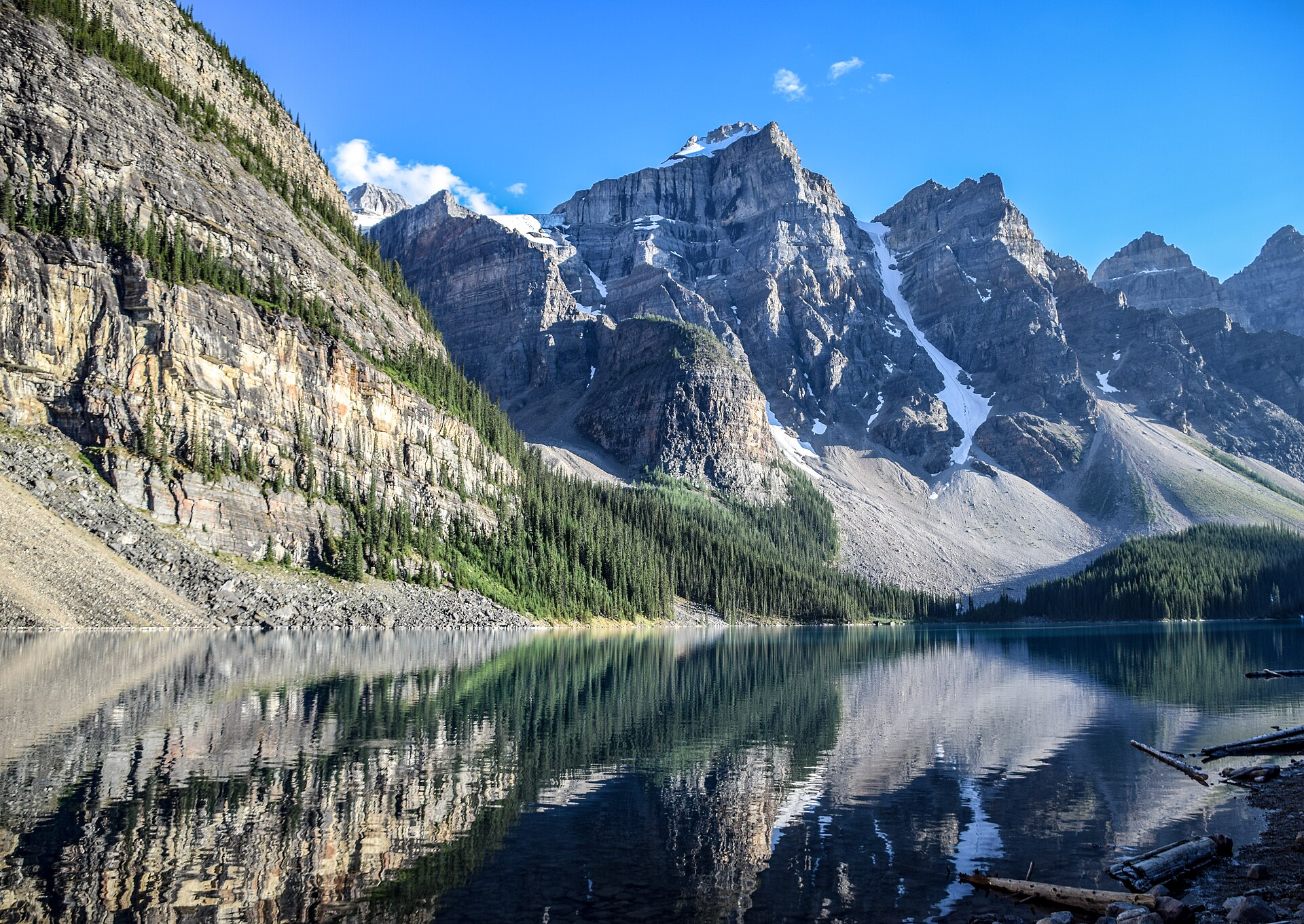 Moraine Lake e o Vale dos Dez Picos